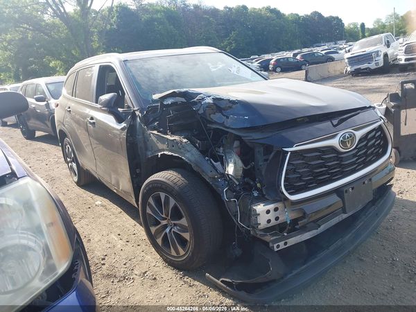 2024 TOYOTA HIGHLANDER XLE