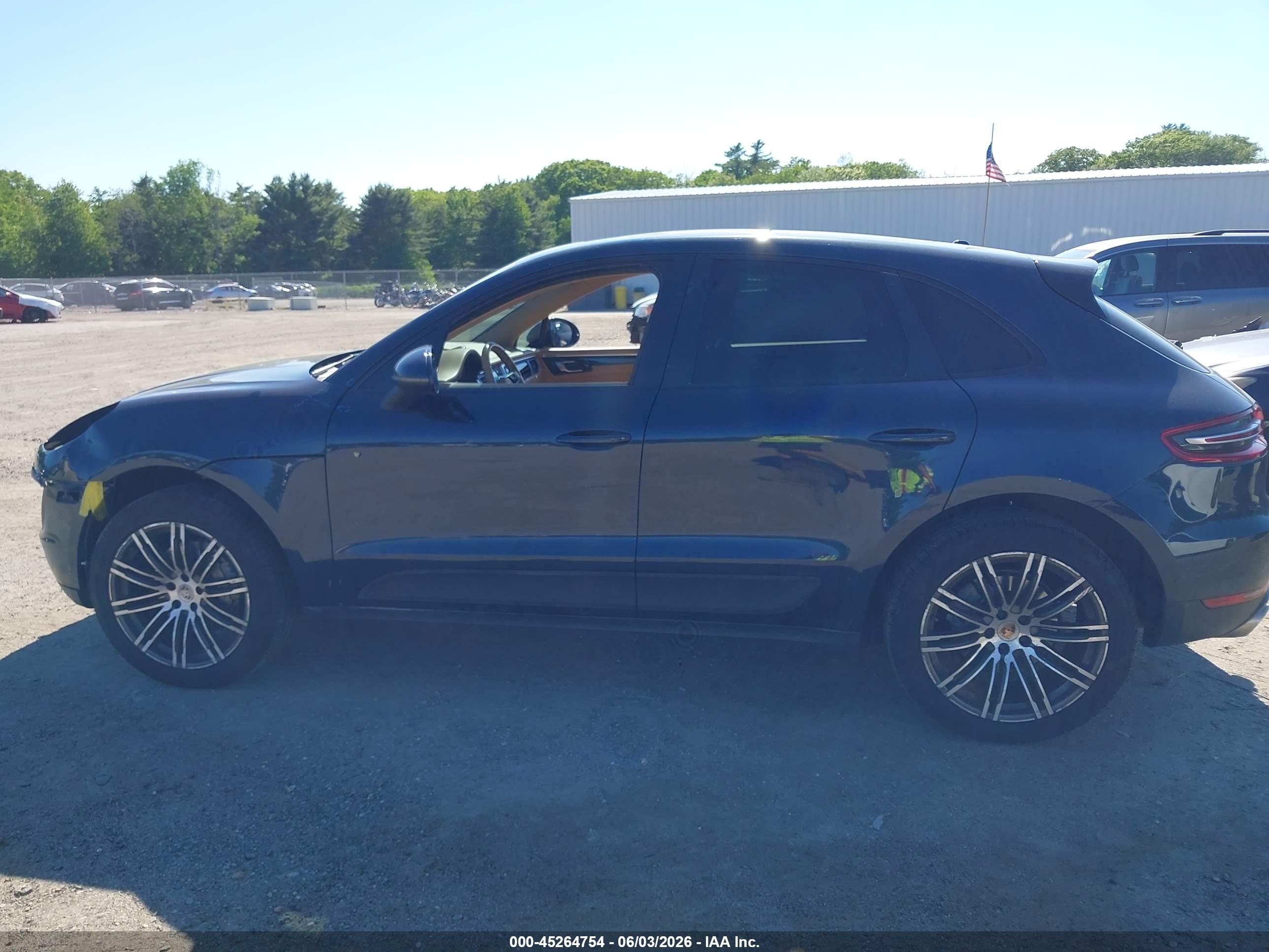 2015 PORSCHE MACAN S
