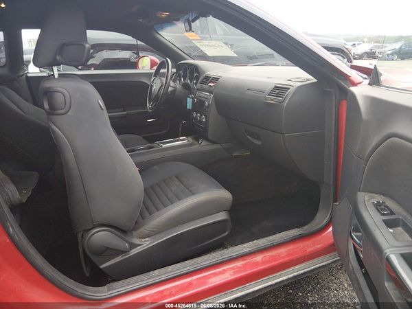 2013 DODGE CHALLENGER SXT