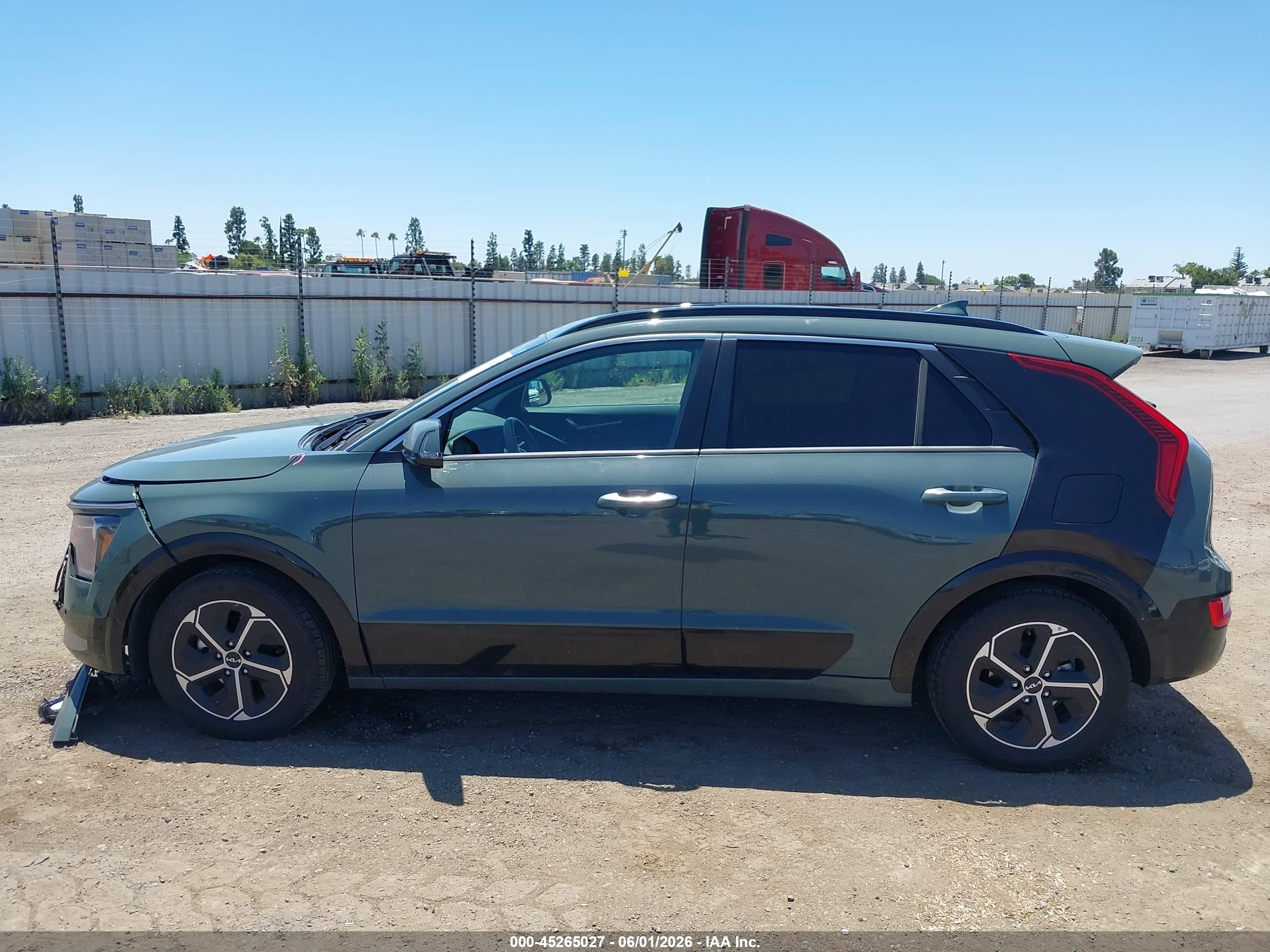 2023 KIA NIRO SX