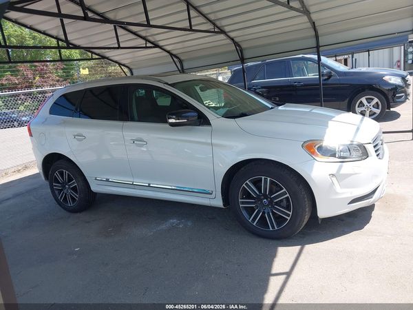 2017 VOLVO XC60 T5 DYNAMIC