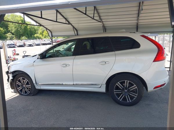 2017 VOLVO XC60 T5 DYNAMIC