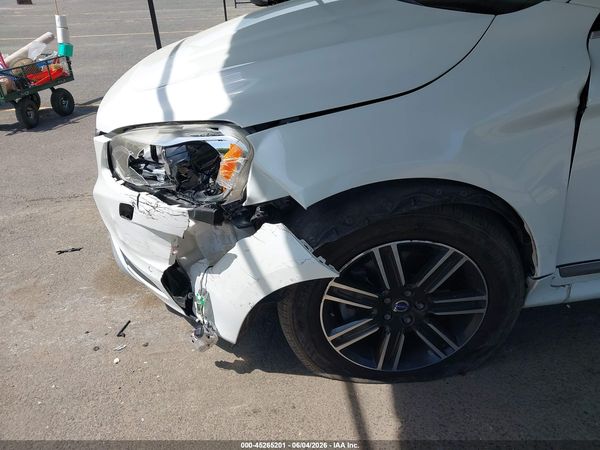 2017 VOLVO XC60 T5 DYNAMIC