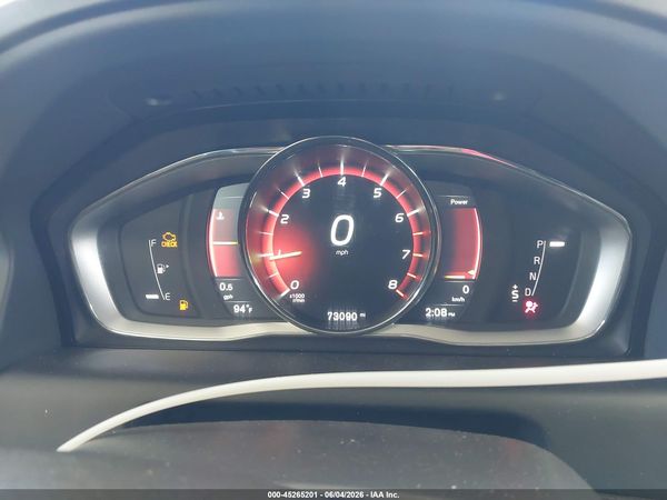 2017 VOLVO XC60 T5 DYNAMIC