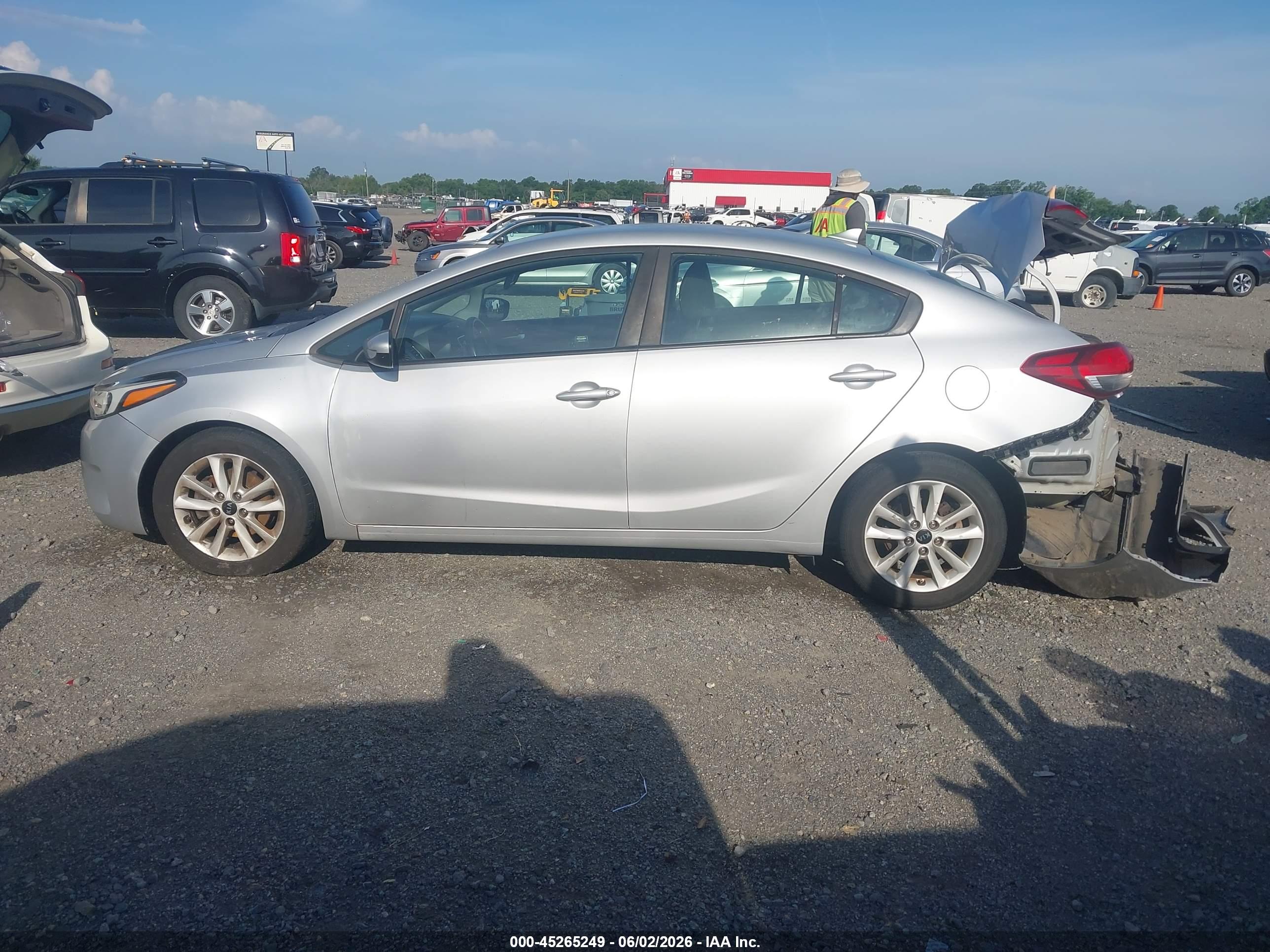 2017 KIA FORTE LX
