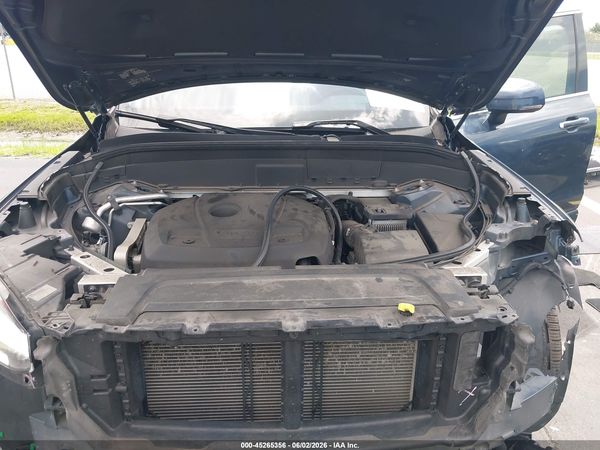 2019 VOLVO XC90 T5 MOMENTUM
