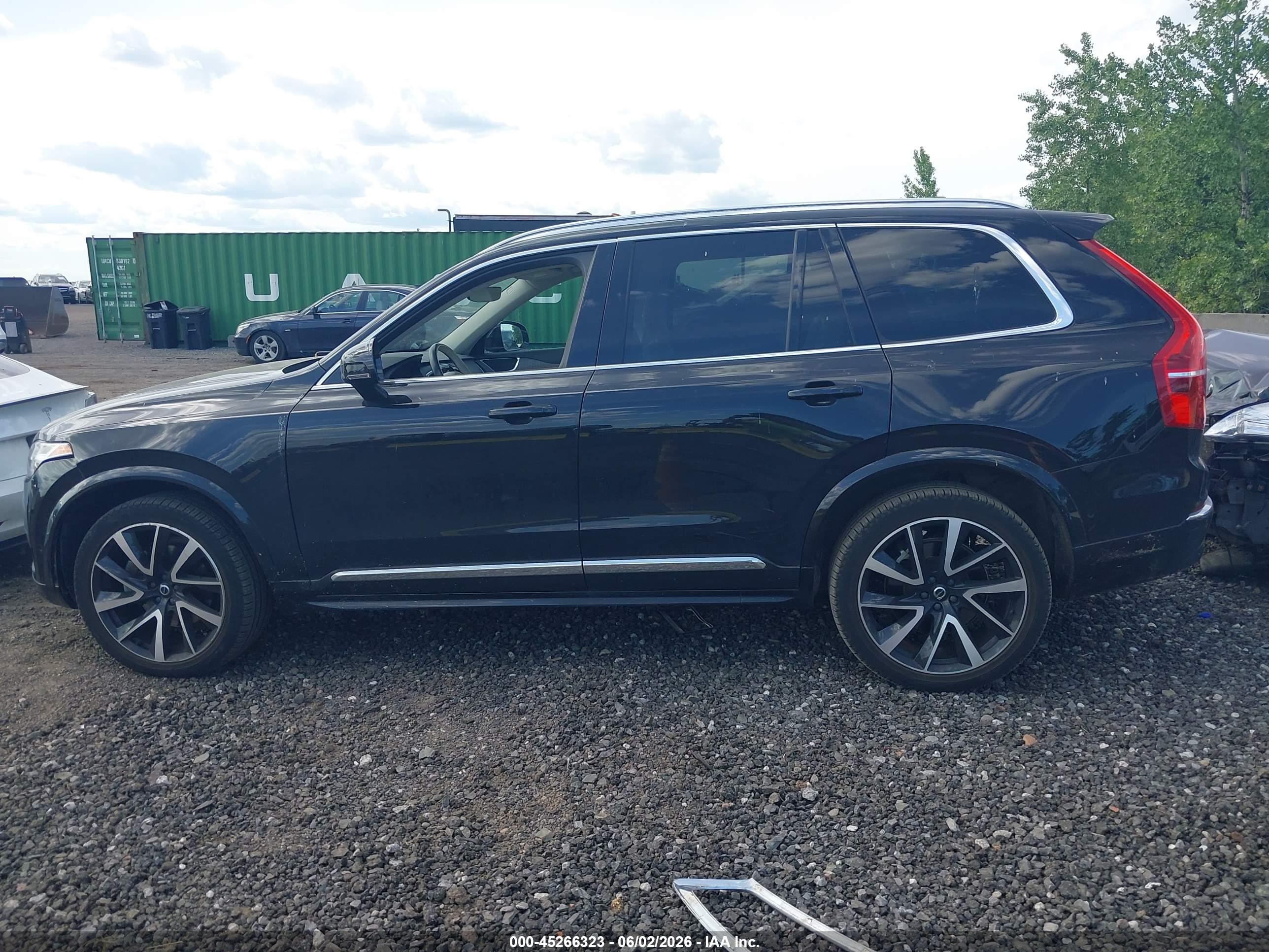 2023 VOLVO XC90 B5 PLUS