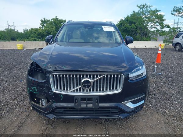 2023 VOLVO XC90 B5 PLUS