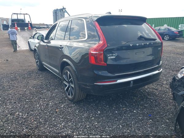 2023 VOLVO XC90 B5 PLUS