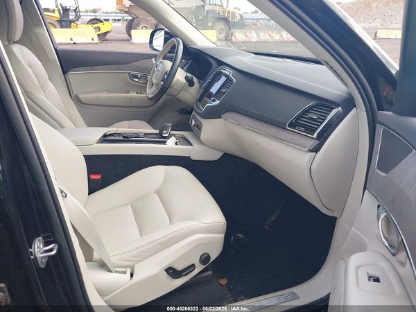 2023 VOLVO XC90 B5 PLUS