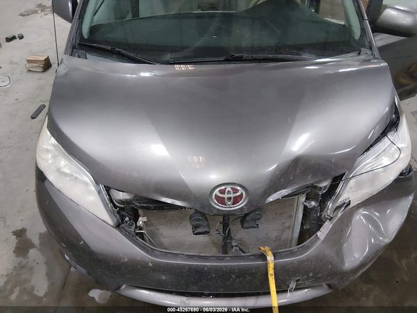 2012 TOYOTA SIENNA LE V6 8 PASSENGER