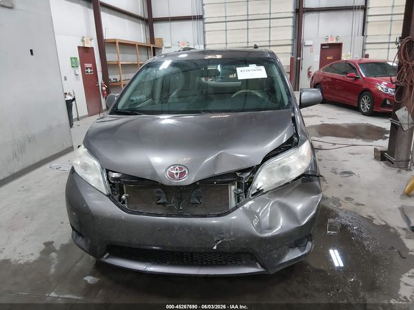 2012 TOYOTA SIENNA LE V6 8 PASSENGER