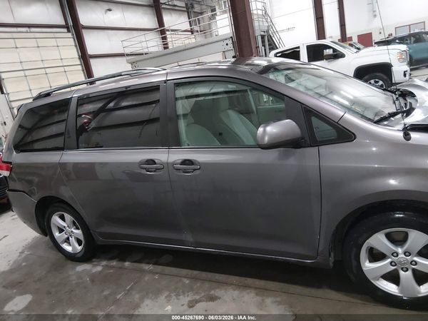 2012 TOYOTA SIENNA LE V6 8 PASSENGER