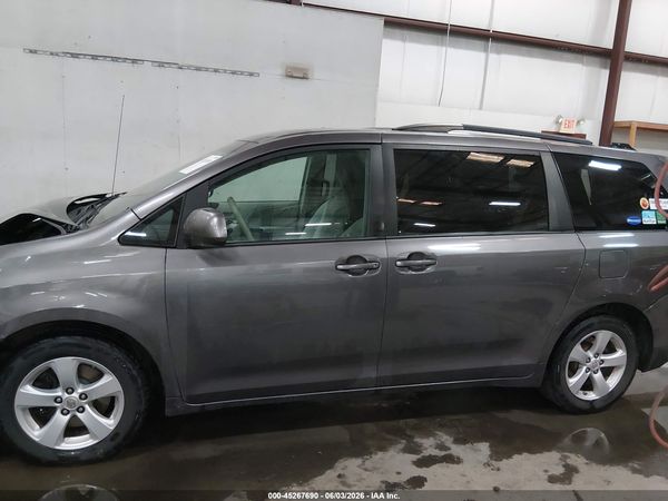 2012 TOYOTA SIENNA LE V6 8 PASSENGER