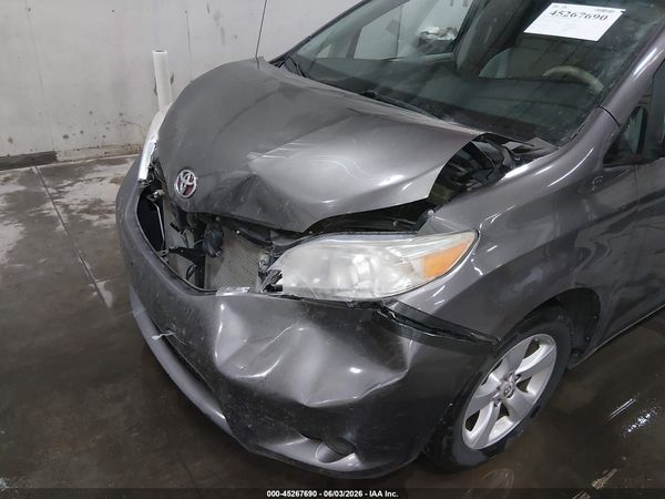 2012 TOYOTA SIENNA LE V6 8 PASSENGER