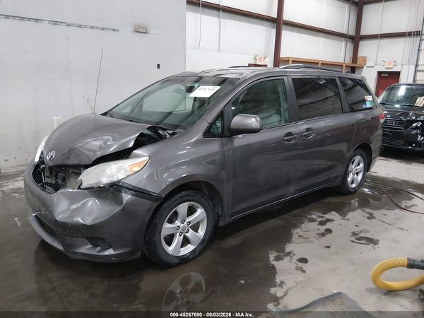 2012 TOYOTA SIENNA LE V6 8 PASSENGER