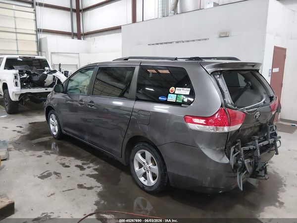 2012 TOYOTA SIENNA LE V6 8 PASSENGER