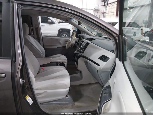 2012 TOYOTA SIENNA LE V6 8 PASSENGER