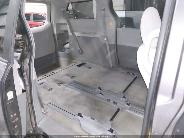 2012 TOYOTA SIENNA LE V6 8 PASSENGER