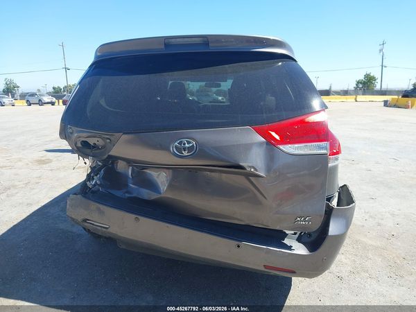 2014 TOYOTA SIENNA XLE 7 PASSENGER