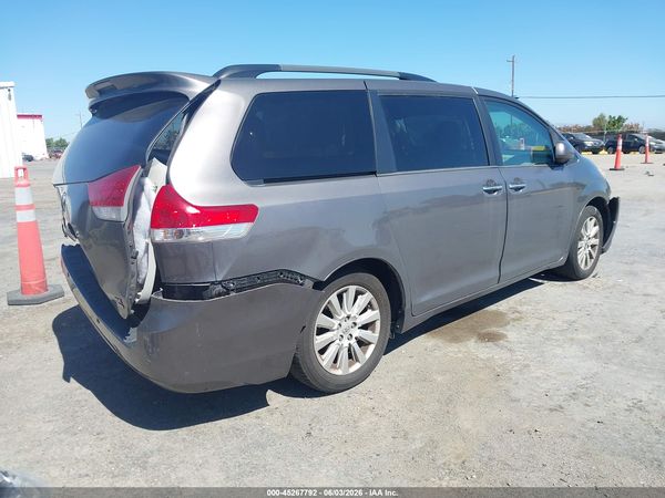 2014 TOYOTA SIENNA XLE 7 PASSENGER