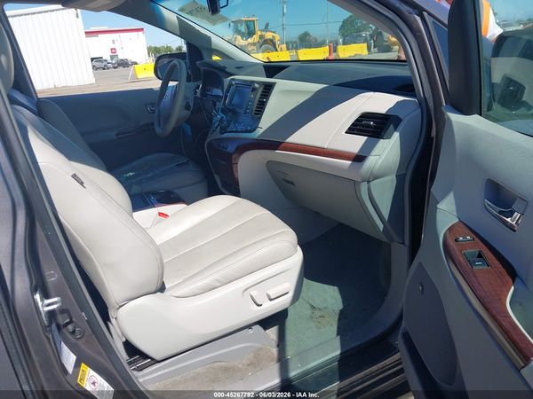 2014 TOYOTA SIENNA XLE 7 PASSENGER