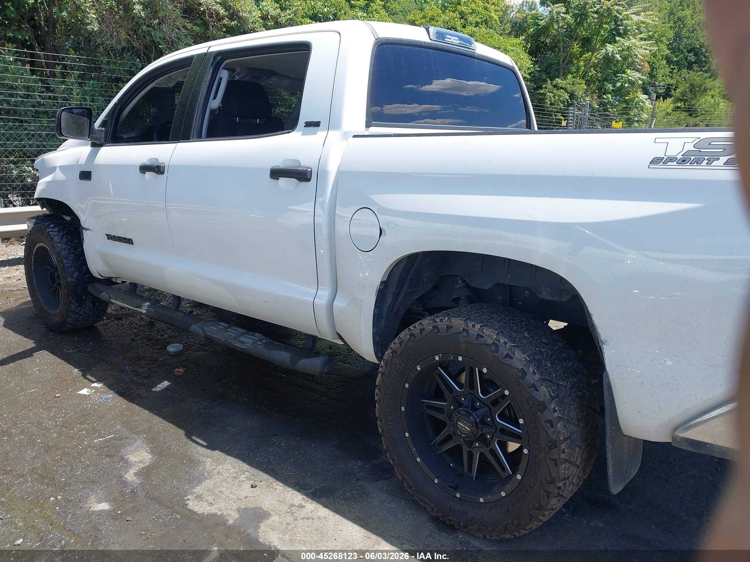 2018 TOYOTA TUNDRA SR5 5.7L V8