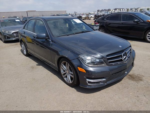 2013 MERCEDES-BENZ C 300 SPORT 4MATIC