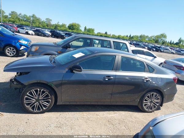 2022 KIA FORTE GT
