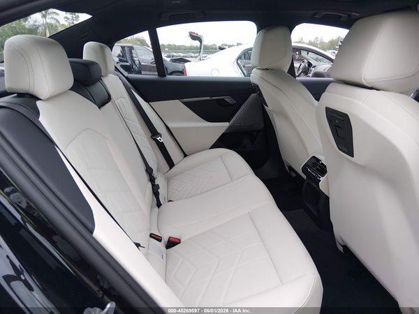 2026 BMW 550E XDRIVE
