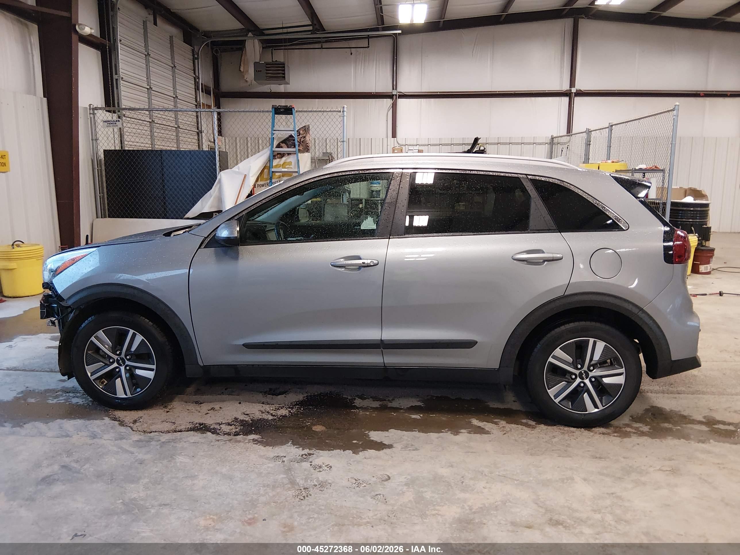 2022 KIA NIRO LXS SE
