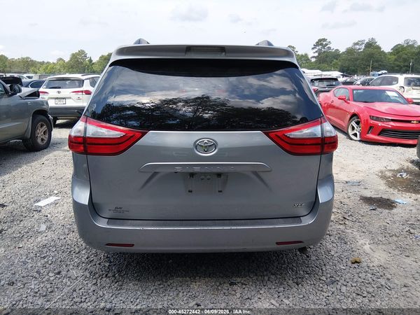 2015 TOYOTA SIENNA XLE 8 PASSENGER