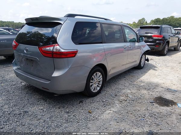 2015 TOYOTA SIENNA XLE 8 PASSENGER
