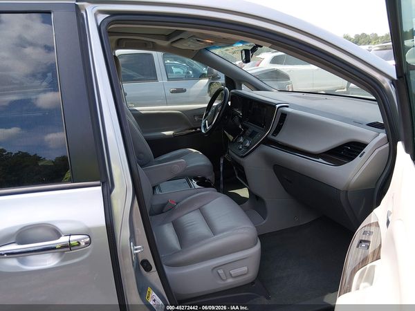 2015 TOYOTA SIENNA XLE 8 PASSENGER