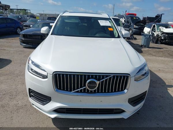 2022 VOLVO XC90 T5 MOMENTUM 7 PASSENGER