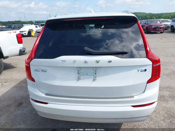 2022 VOLVO XC90 T5 MOMENTUM 7 PASSENGER