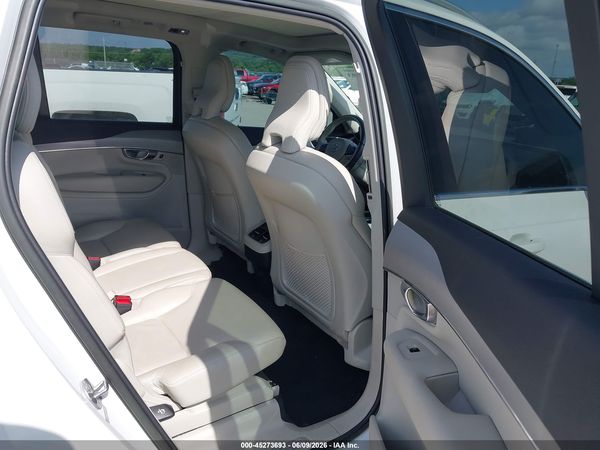 2022 VOLVO XC90 T5 MOMENTUM 7 PASSENGER
