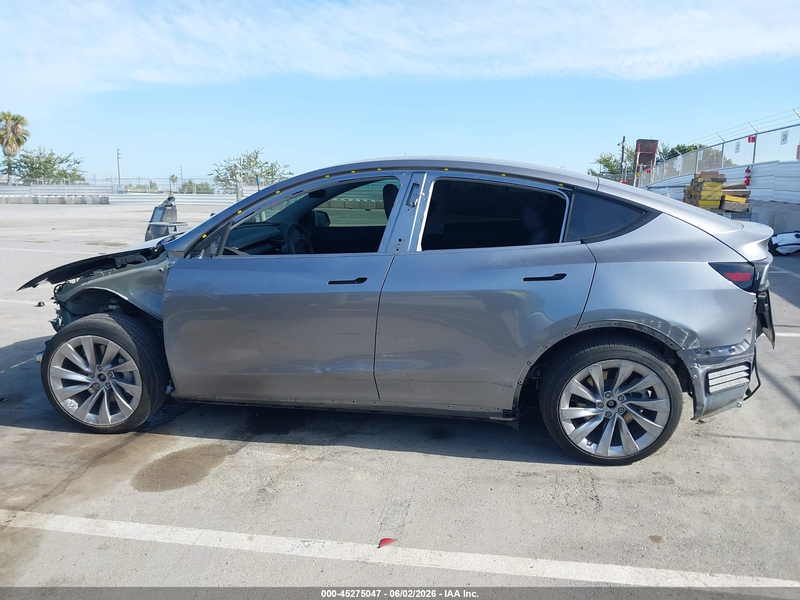 2026 TESLA MODEL Y