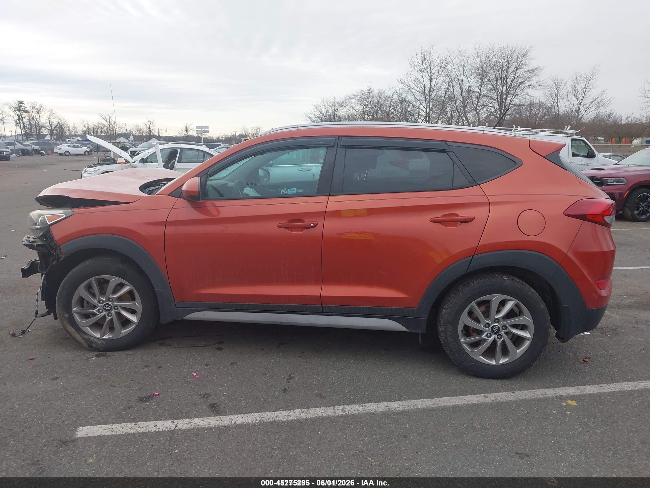 2017 HYUNDAI TUCSON SE