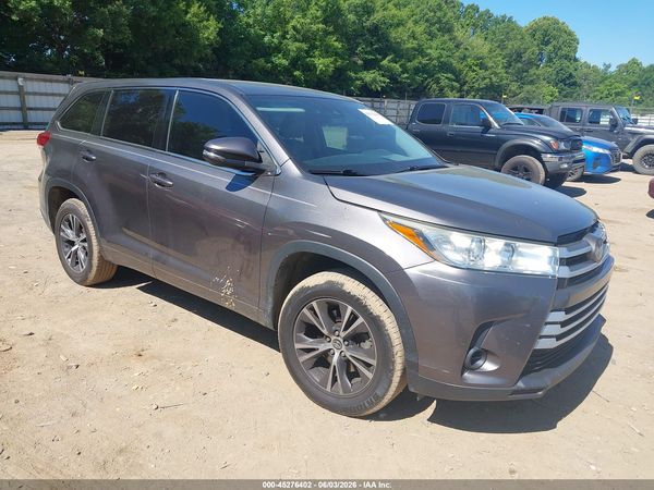 2018 TOYOTA HIGHLANDER LE