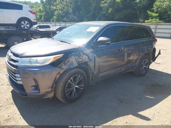 2018 TOYOTA HIGHLANDER LE