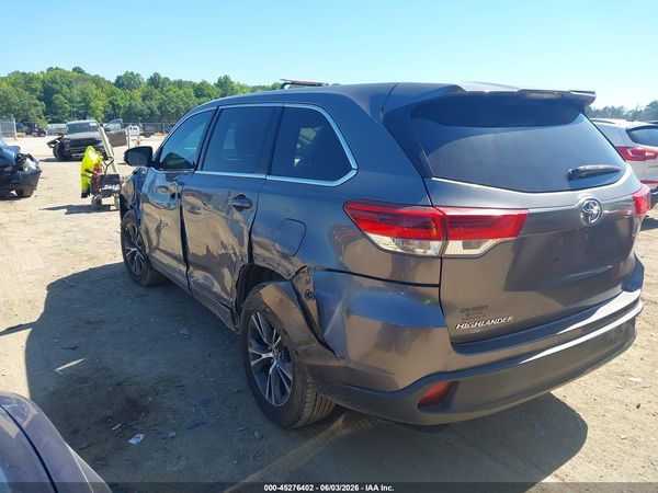 2018 TOYOTA HIGHLANDER LE