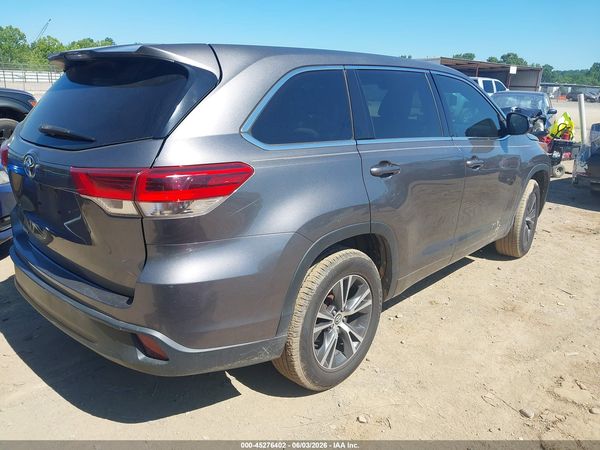 2018 TOYOTA HIGHLANDER LE