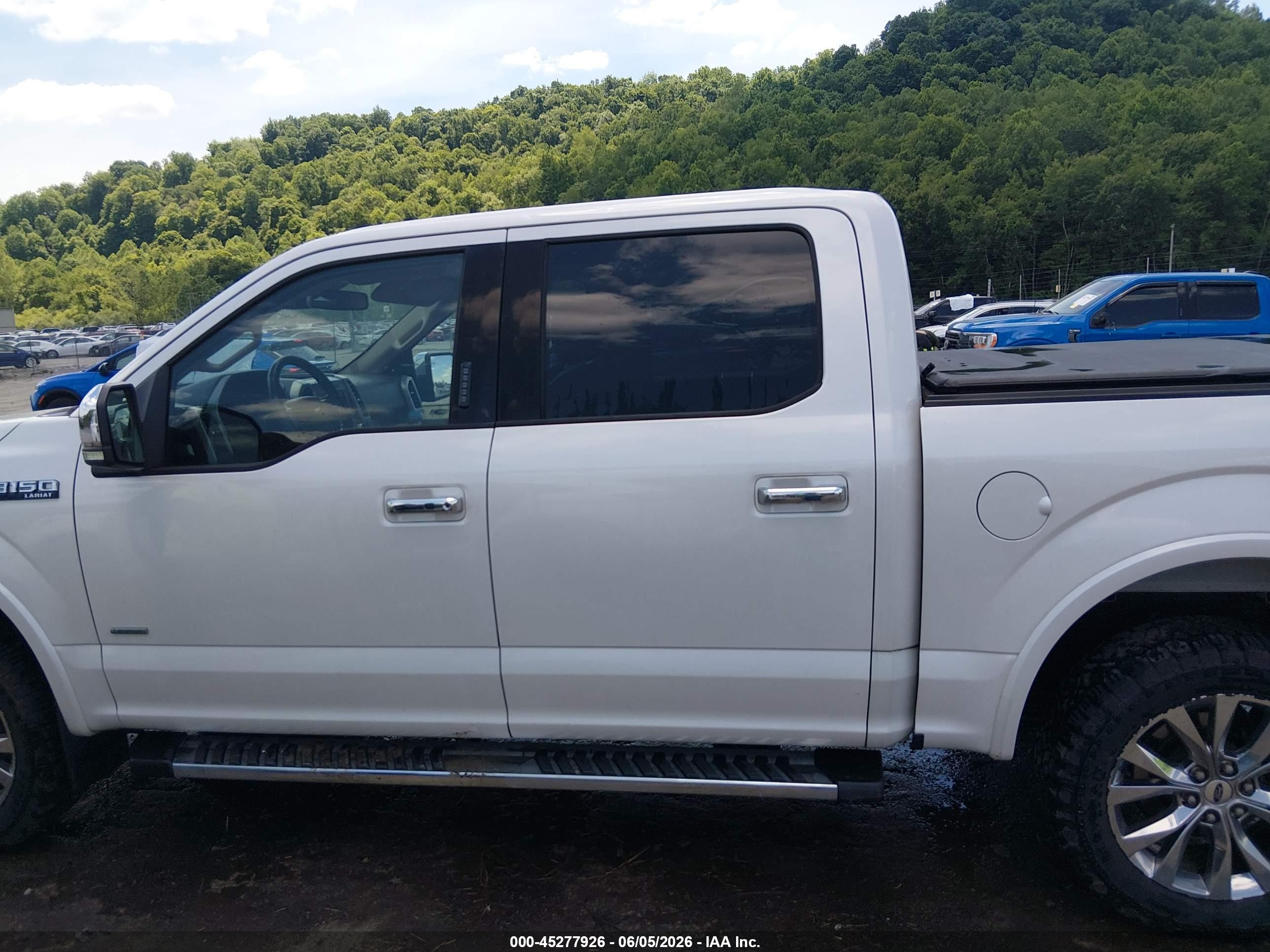 2017 FORD F-150 LARIAT
