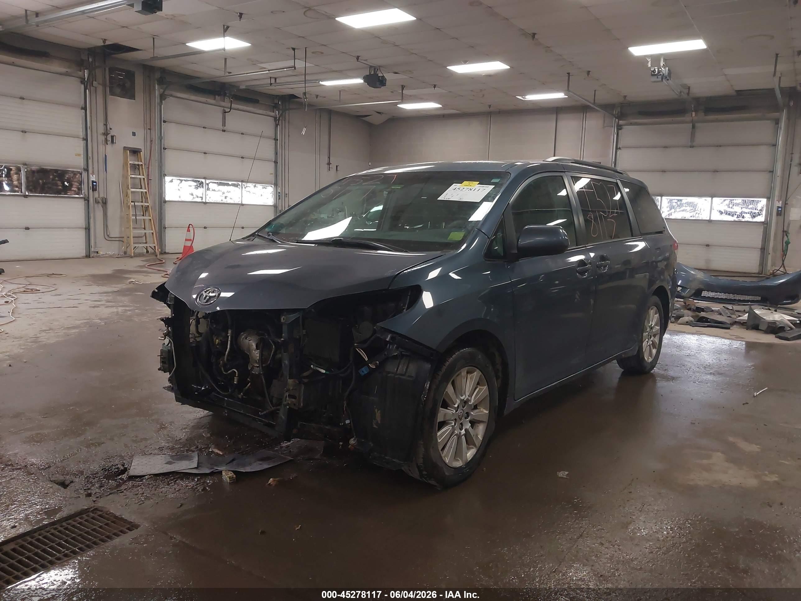 2014 TOYOTA SIENNA LE 7 PASSENGER — I2