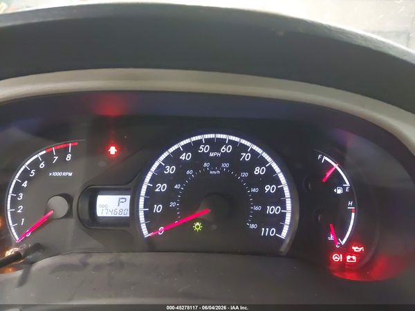 2014 TOYOTA SIENNA LE 7 PASSENGER — I7