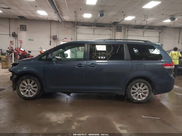 2014 TOYOTA SIENNA LE 7 PASSENGER — I117