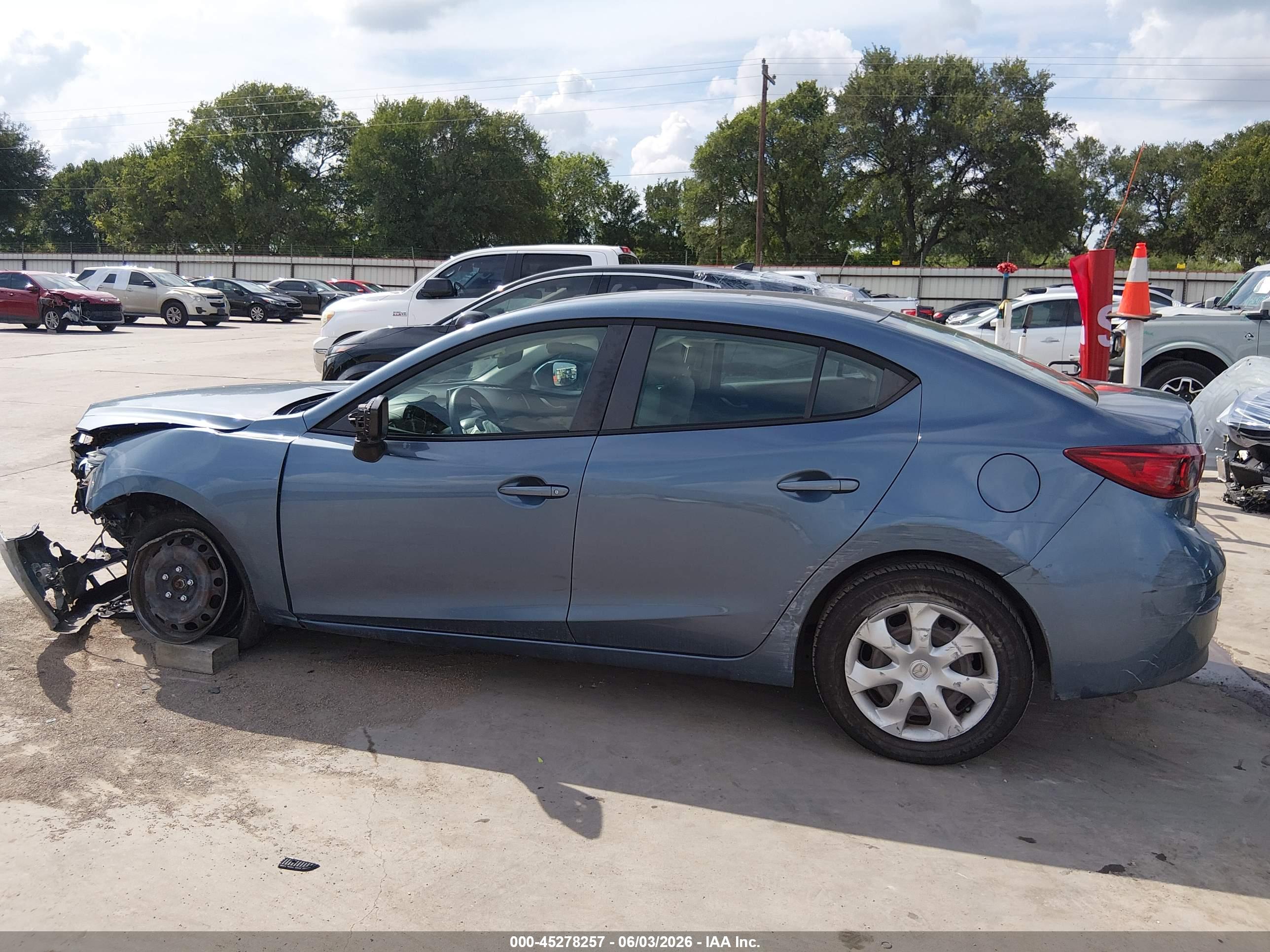 2016 MAZDA MAZDA3 I SPORT