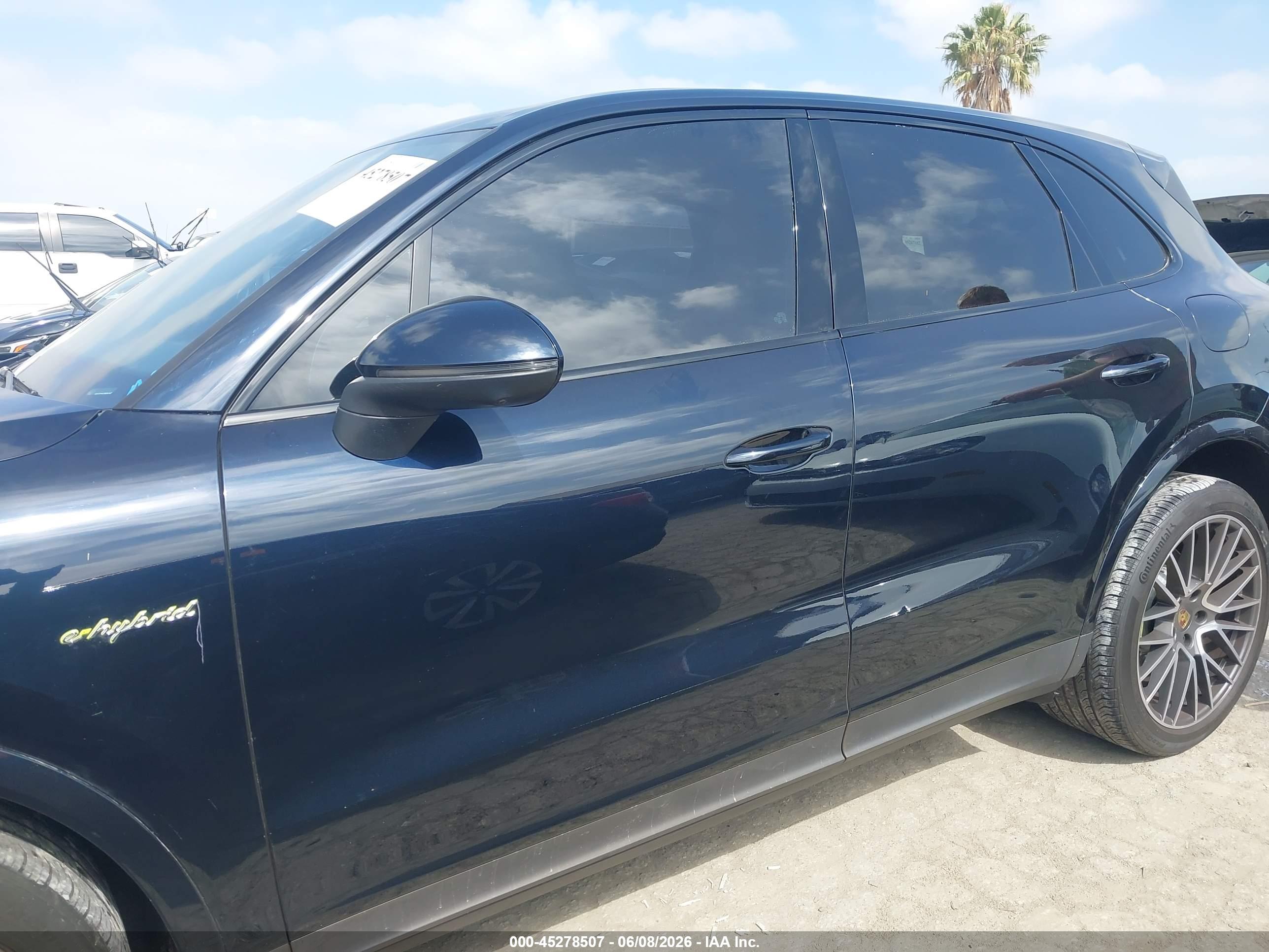 2021 PORSCHE CAYENNE E-HYBRID