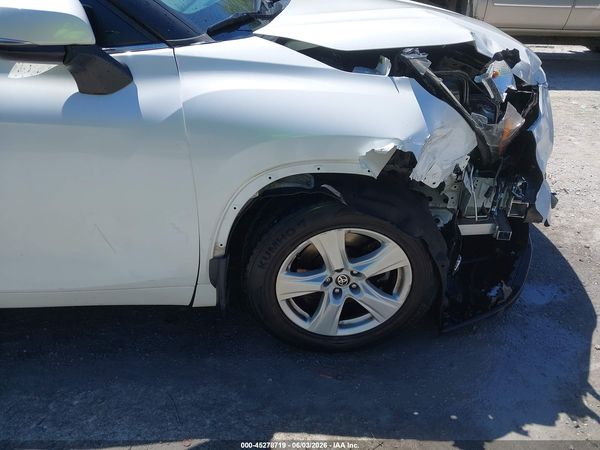 2022 TOYOTA HIGHLANDER LE